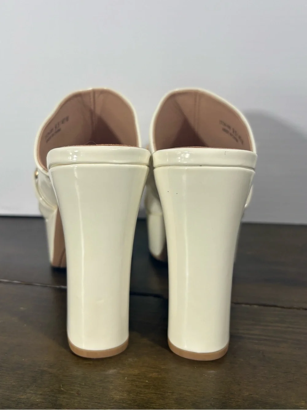 NEW Chinese Laundry Ditzy Platform Sandal In Cream Size 9.5